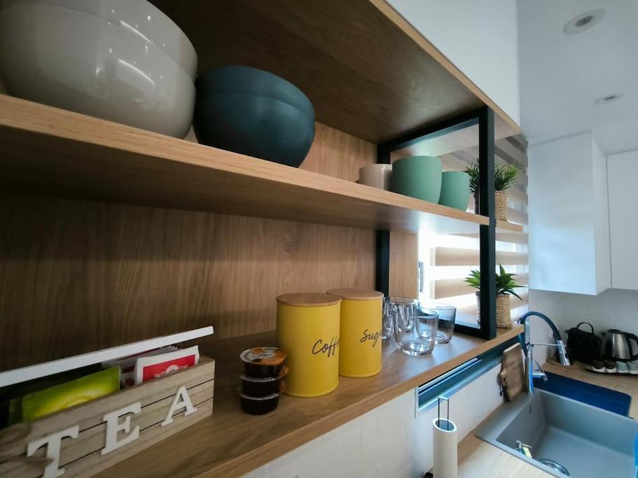 Floral Home 2 - 1St Floor Apt With Private Parking! Atena Exterior foto