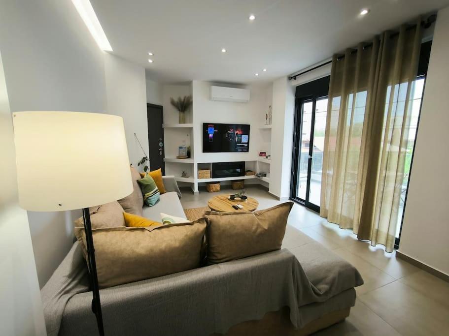 Floral Home 2 - 1St Floor Apt With Private Parking! Atena Exterior foto