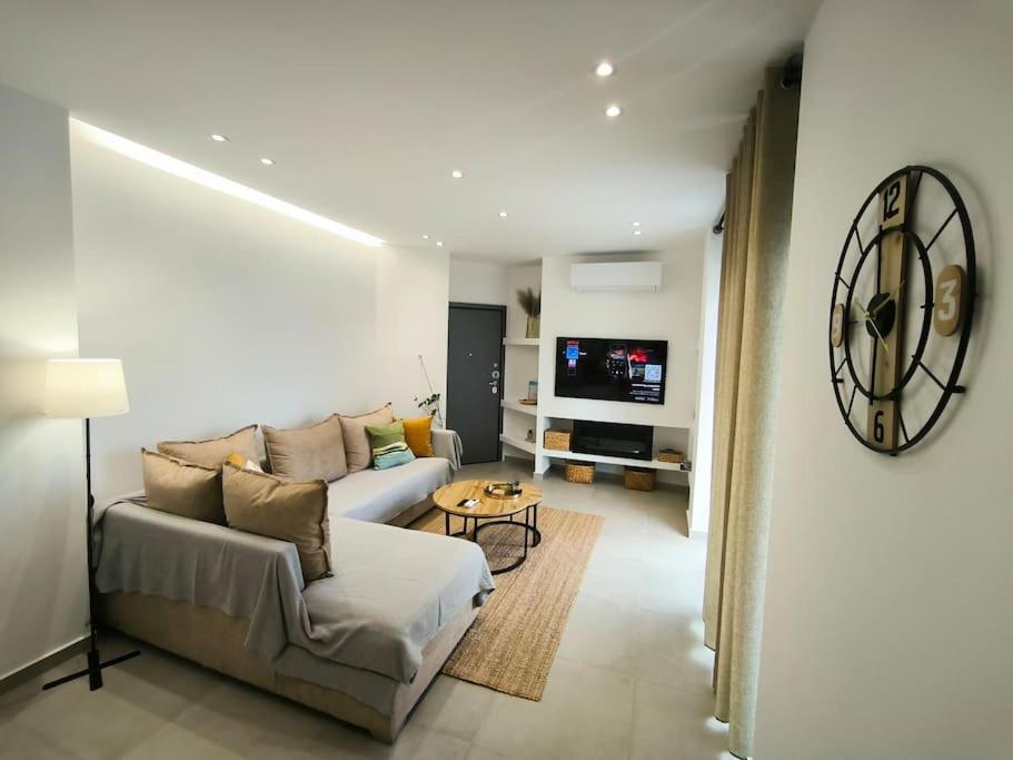 Floral Home 2 - 1St Floor Apt With Private Parking! Atena Exterior foto